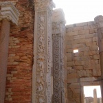 tourslibya.com-leptis-magna-libya-roman-pilar