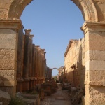 tourslibya.com-leptis-magna-libya-roman-road-3